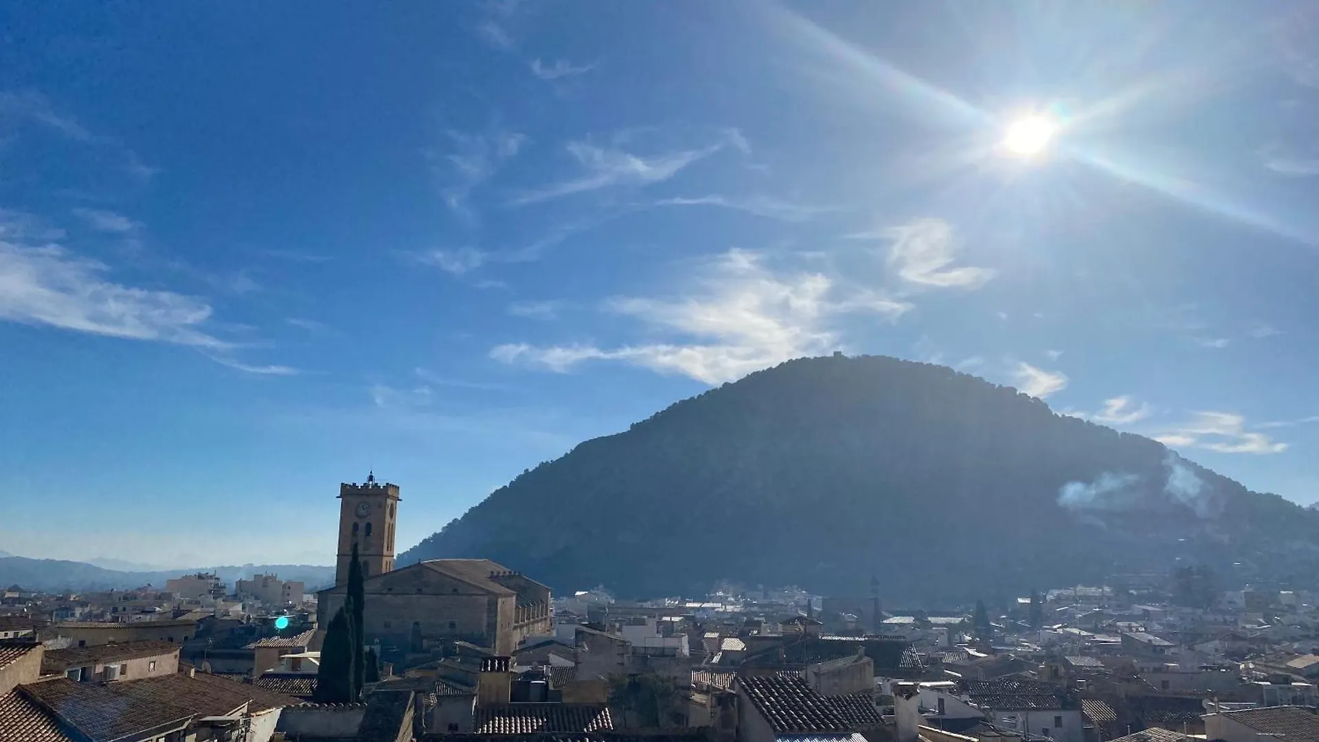 Casa Nuria, Haus Im Zentrum Von Pollensa, 10 Meter Von Der Calvario Treppe Entfernt, Fuer 6 Personen, Mit Wifi Und Klimaanlage, Holiday home Pollenca