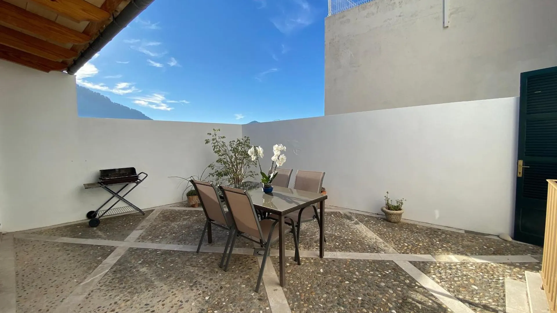Casa Nuria, Haus Im Zentrum Von Pollensa, 10 Meter Von Der Calvario Treppe Entfernt, Fuer 6 Personen, Mit Wifi Und Klimaanlage, 0*, Pollenca